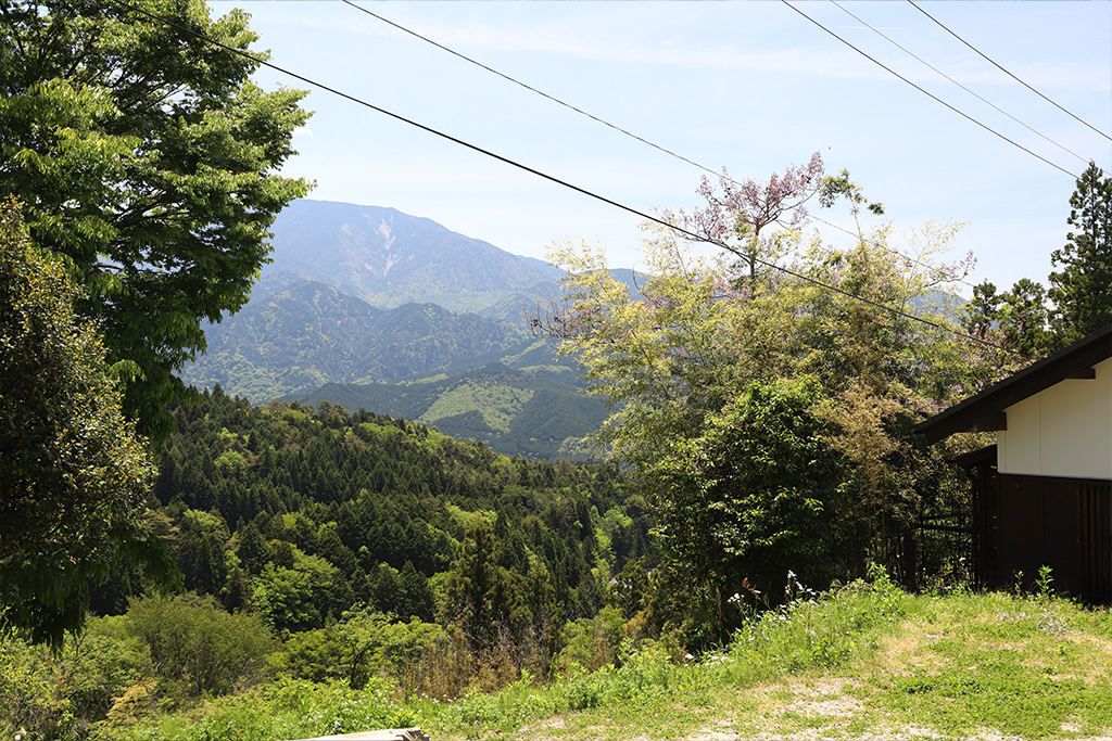 馬籠宿より恵那山を望む